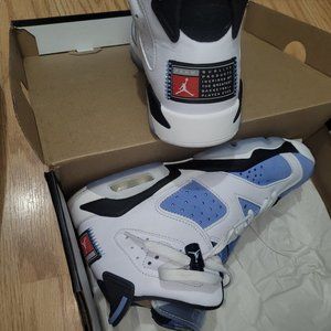 Unisex Jordan's Women's 8 or boys 6